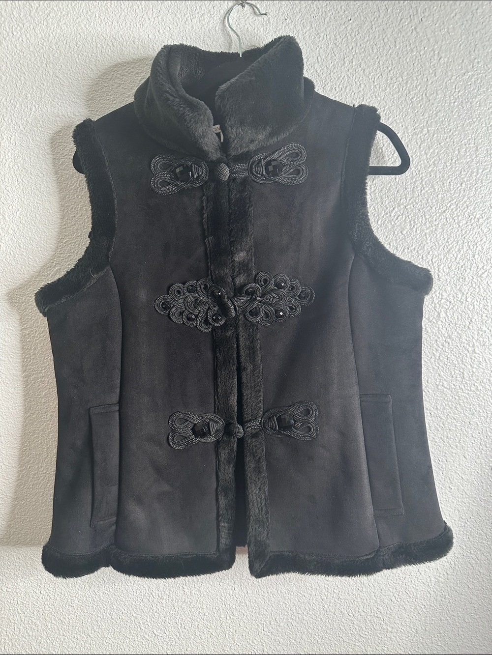 Cold water Greek Classic Black Faux-Shearling Vest size 10 - Picture 5 of 10